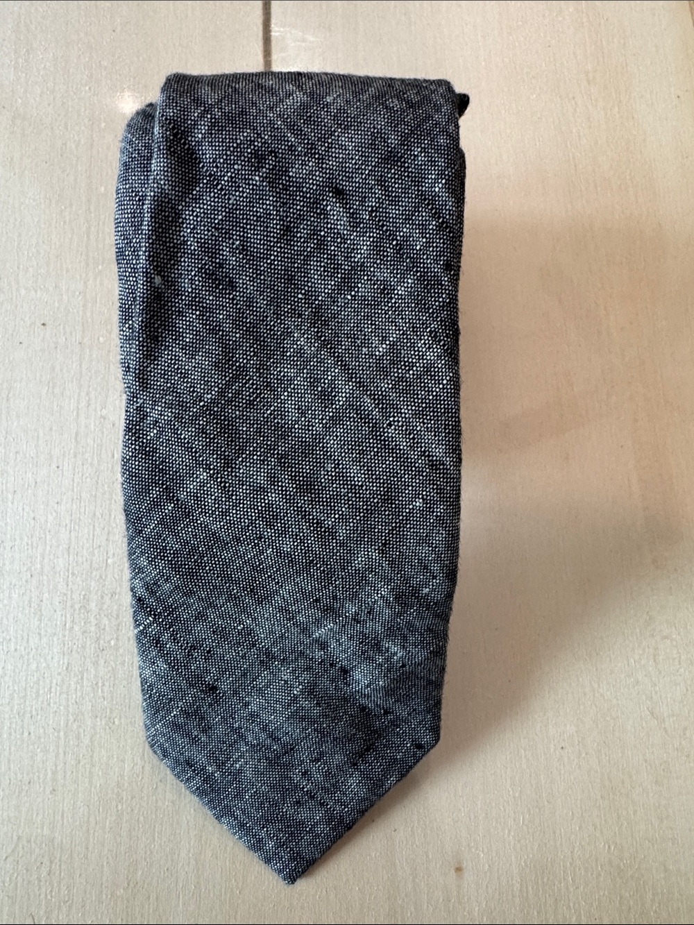 Men's Gray Textured Slim Tie - Sleek Professional Style